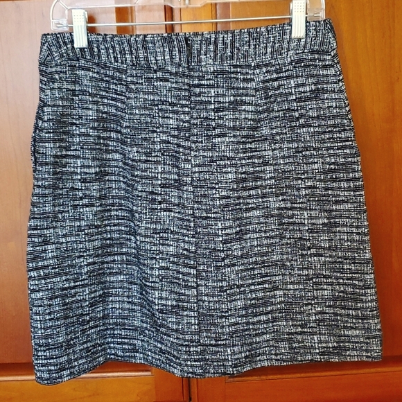 Banana Republic Women's Skirt, 6 - Picture 3 of 7